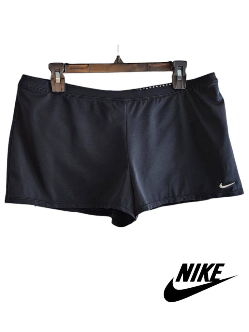 Nike L Solid Black Athletic Shorts Lined